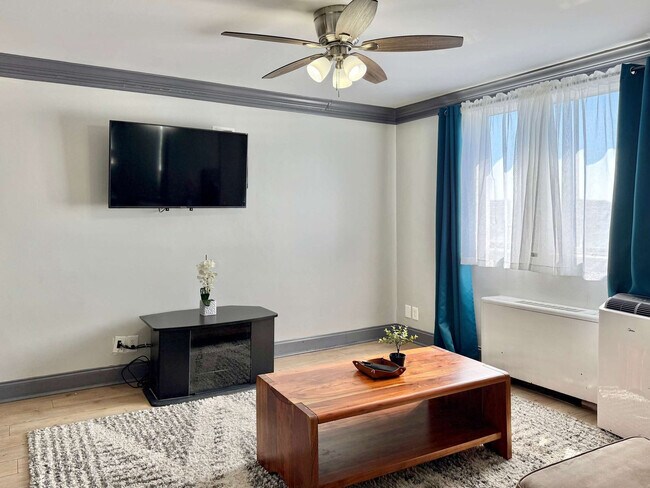 Building Photo - 215 Piedmont Ave NE