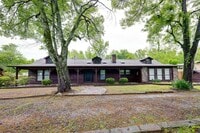 Building Photo - 3 bed 3 bath single family house