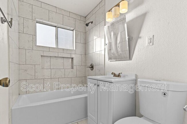 Building Photo - 260 Val Monte Dr