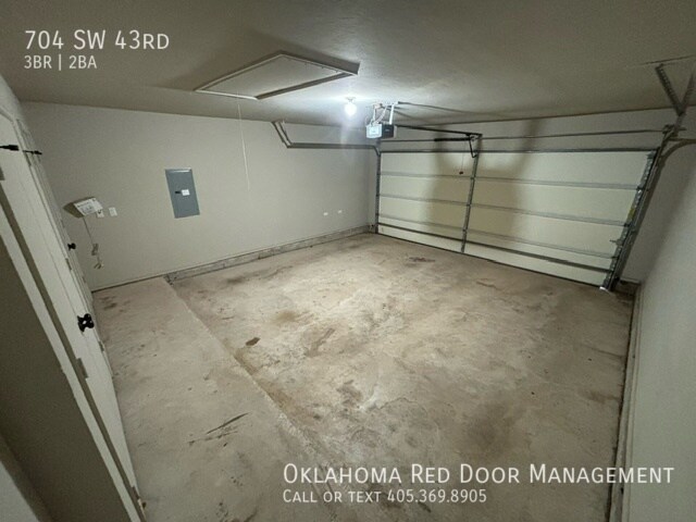 Building Photo - 704 SW 43rd St