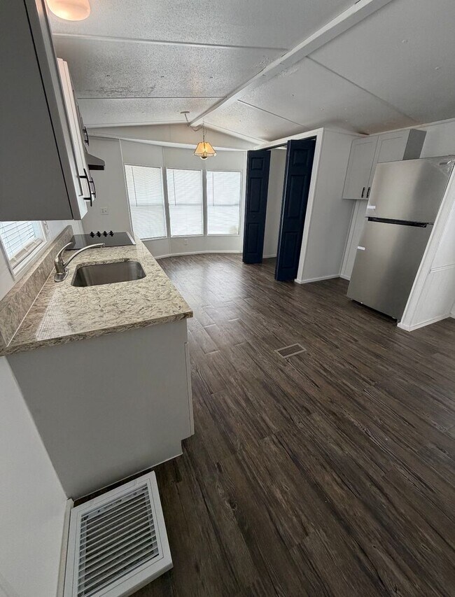 Building Photo - 54 Sunset Cir