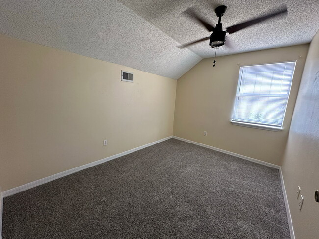 Building Photo - 127 Belvoir Dr