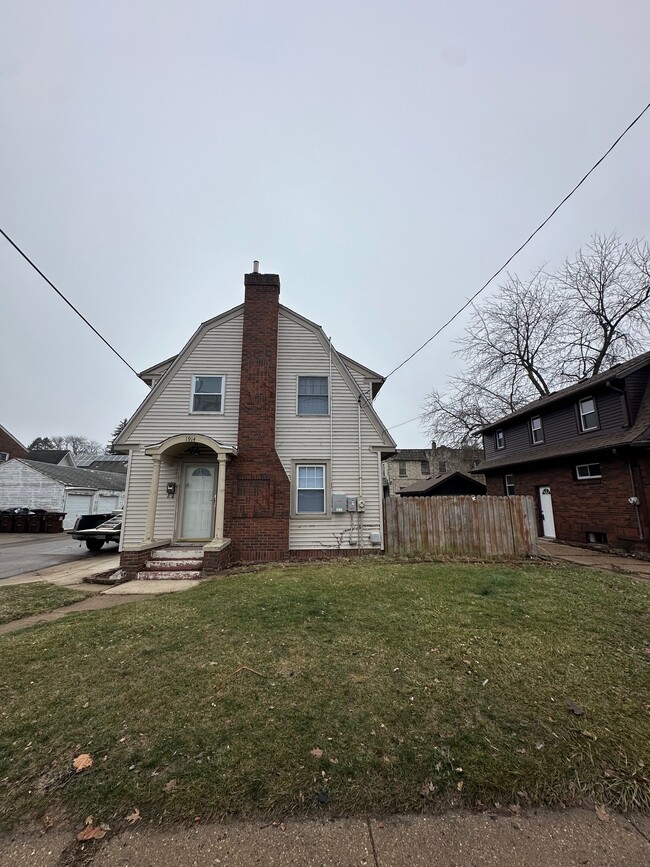 Building Photo - 1914 Auburn St