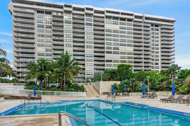 Building Photo - 1 Grove Isle Dr