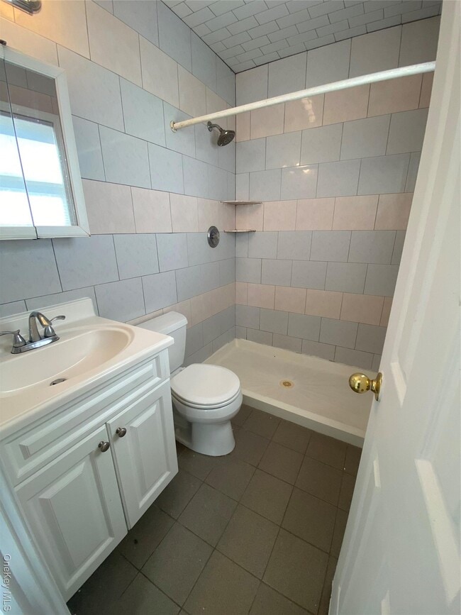 Building Photo - 355 Bayville Ave