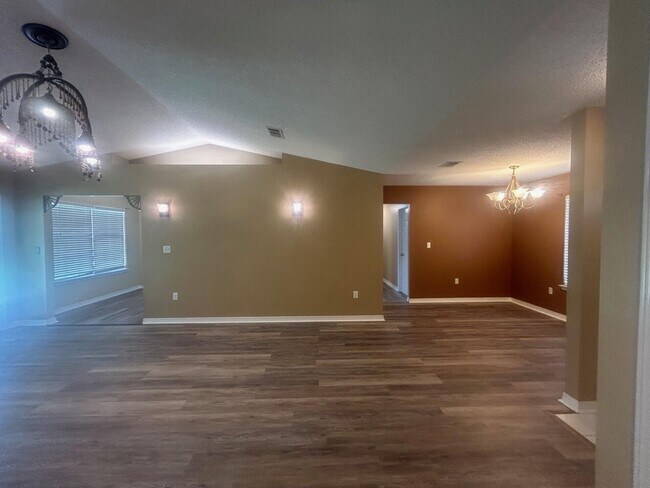 Building Photo - 1267 Jefferyscot Dr