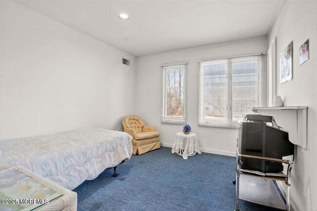 Building Photo - 225 Maplewood Ave
