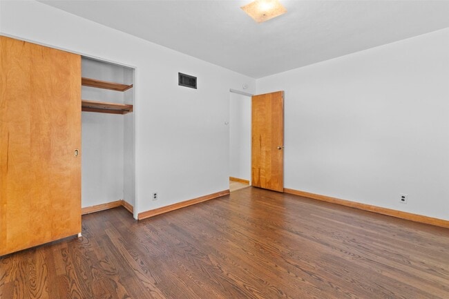 Building Photo - 6048 Southwest Ave