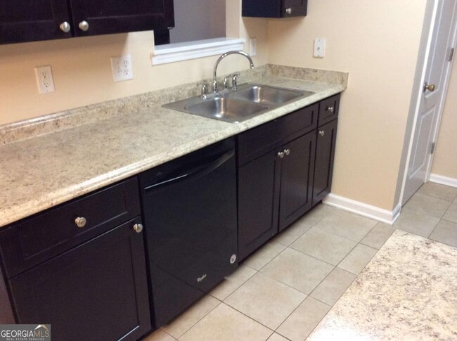 Building Photo - 4015 Yellow Pine Ct