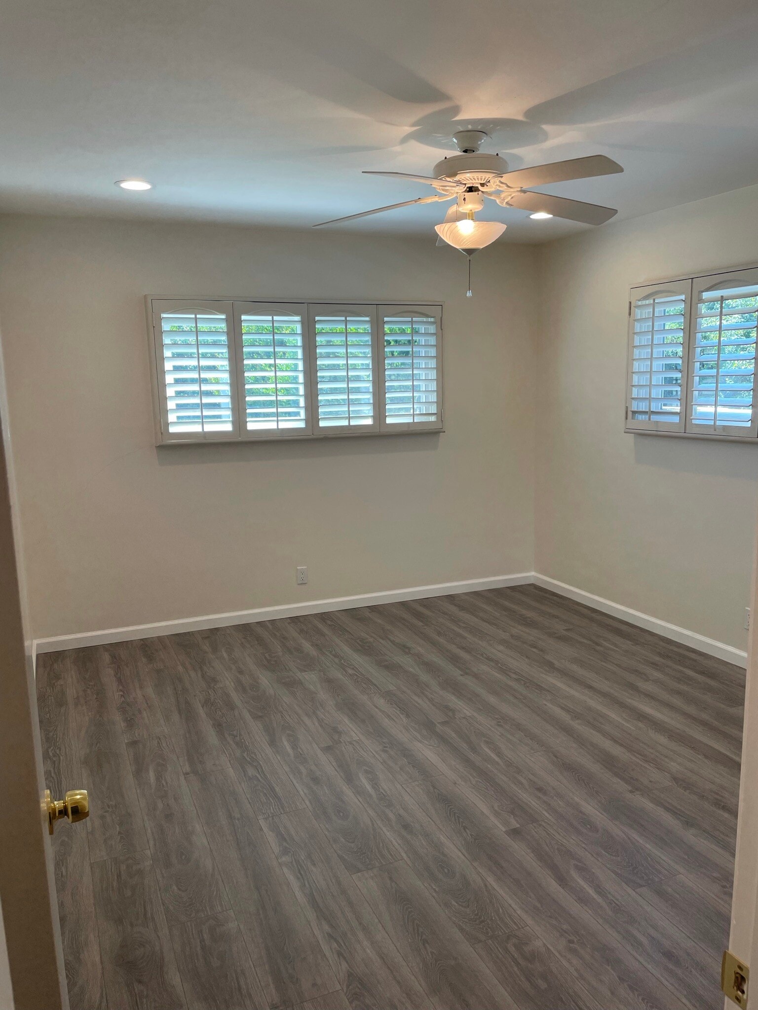 Building Photo - 22602 Victory Blvd