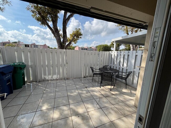 Building Photo - 6272 SW 139th Ave