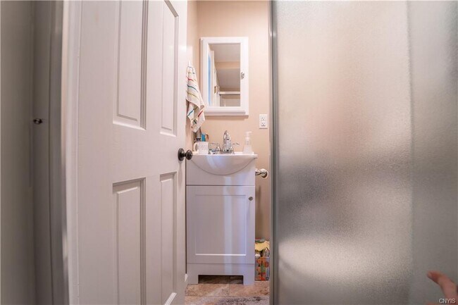 Building Photo - 102 N Helmer Ave