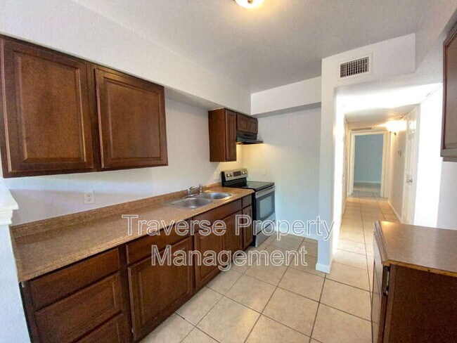 Primary Photo - 6810 Trail Lake Dr