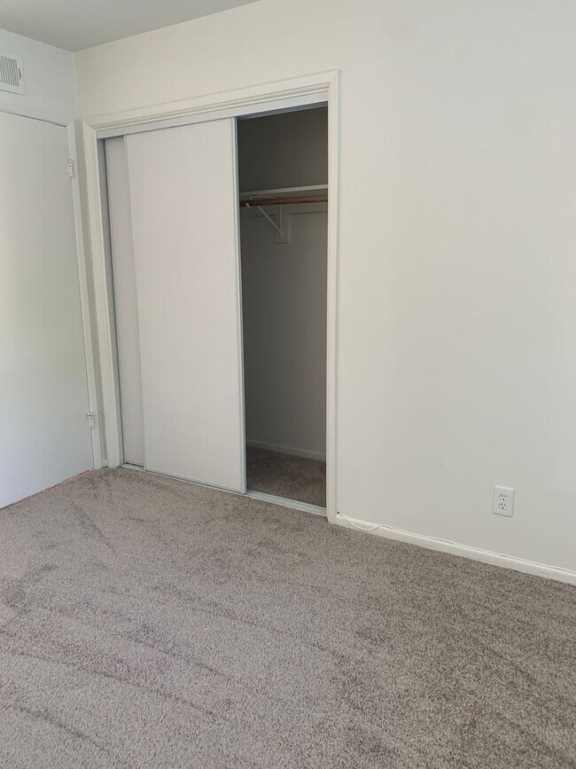 Building Photo - Pool Home with Fireplace & 2-Car Garage