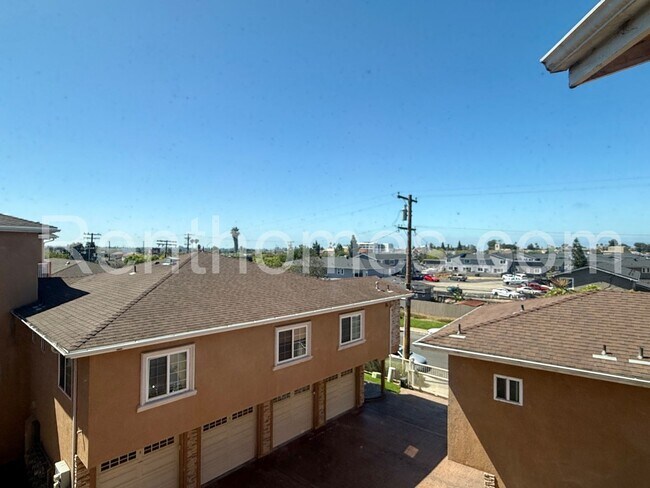 Building Photo - 7056 Fulton St