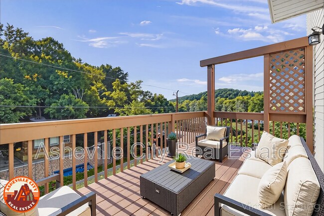 Building Photo - 84 Green Oak Rd