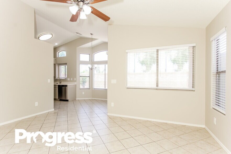 Building Photo - 9316 Olla Ave