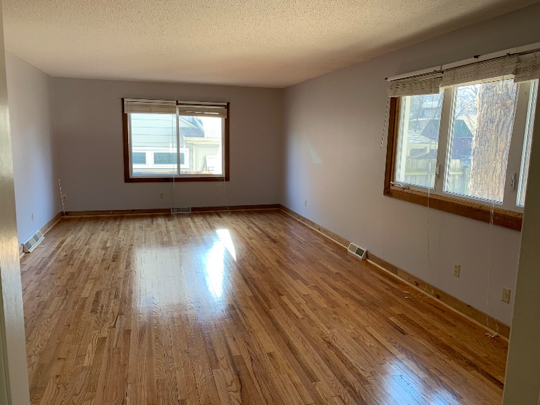 Building Photo - 225 Teeters Ct