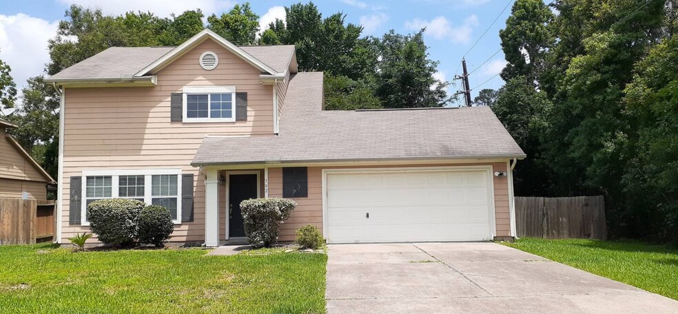 Primary Photo - 302 Kings Port St