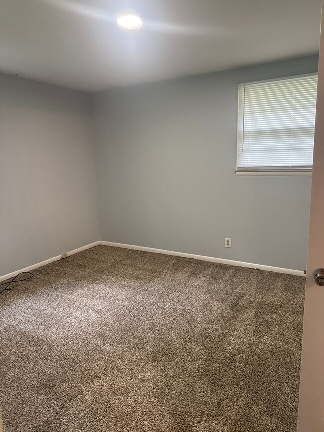 Building Photo - Home For Rent!
