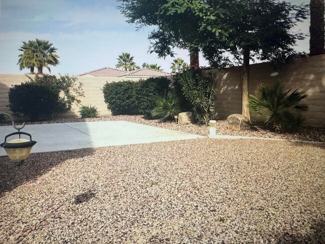 Building Photo - 41290 Calle Pampas