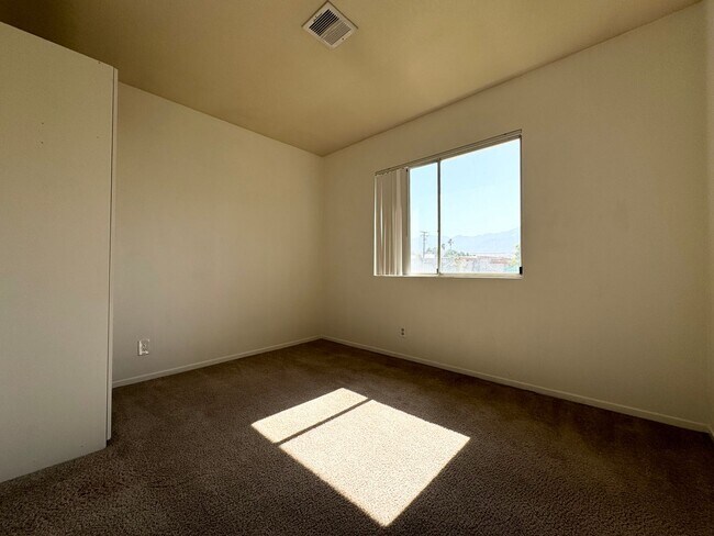 Building Photo - COMING SOON!! 3 Bedroom 2 Bathroom Apartment in Cathedral City!