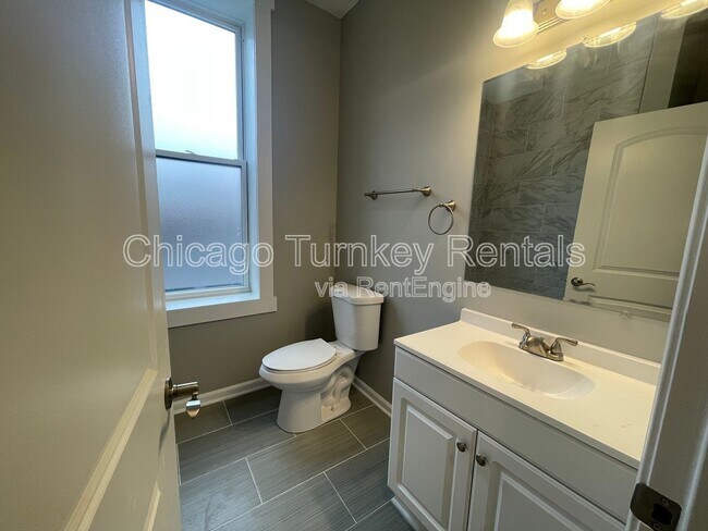 Building Photo - 2112 W 23rd Pl