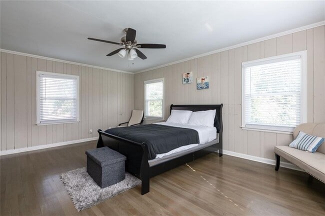 Building Photo - 2551 Headland Dr