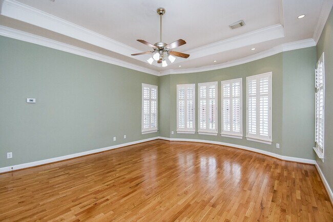 Building Photo - 3015 Bonnebridge Way Blvd