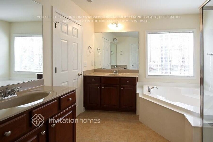 Building Photo - 3912 Song Sparrow Dr