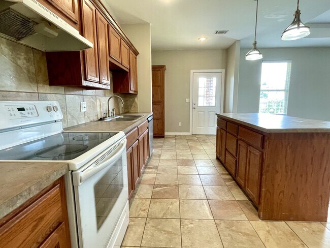 Building Photo - 4904 Caddo Creek Ct