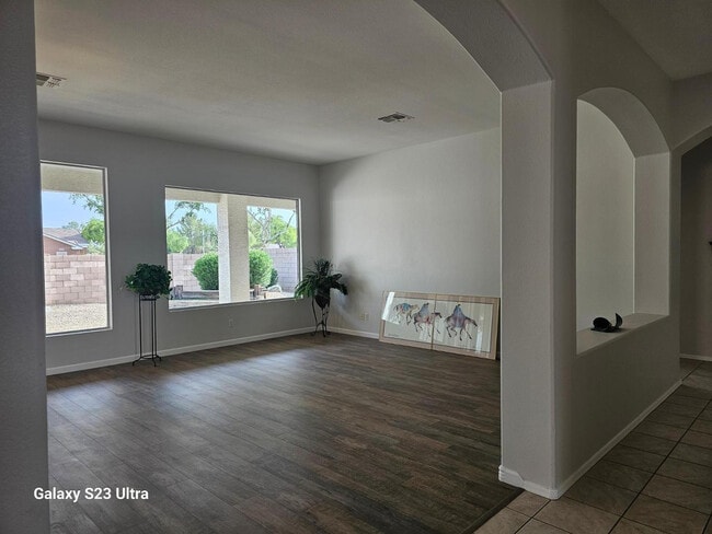 Building Photo - 790 W Cherrywood Dr