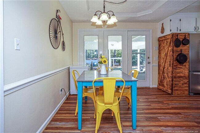 Building Photo - 184 E 12 Oaks Rd