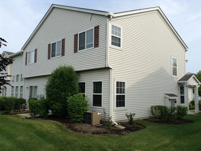 Building Photo - 1878 Candlelight Cir