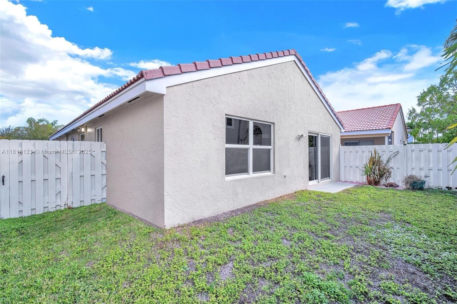 Building Photo - 3016 SW 179th Ave