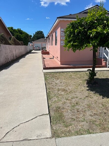 Building Photo - 9829 San Gabriel Ave