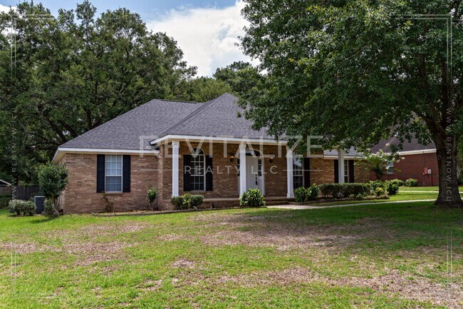 Building Photo - COMING SOON!!!   Beautiful 3 Bedroom/3 Bathroom Home in Semmes!
