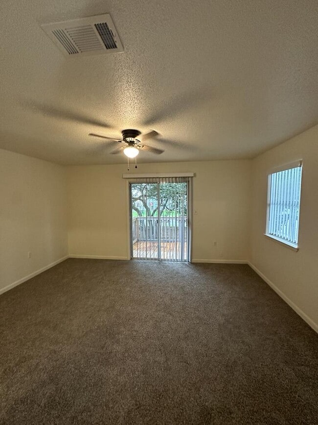 Building Photo - 122 Scottwood Dr SE
