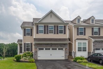 Building Photo - 601 Charleston Dr