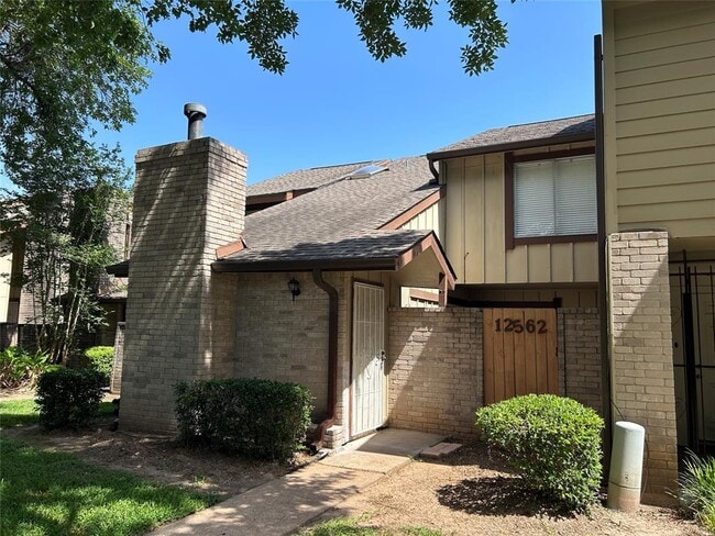 Building Photo - 12562 Newbrook Dr
