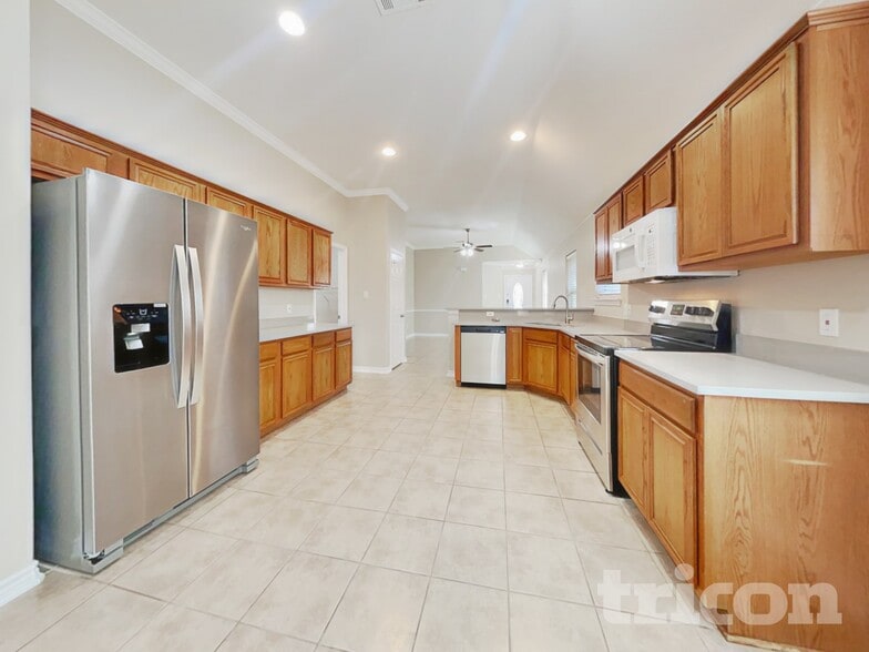 Building Photo - 733 Stribling Cir