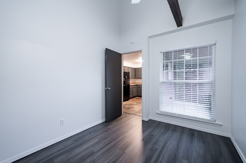 Building Photo - 3413 Cameron Ct