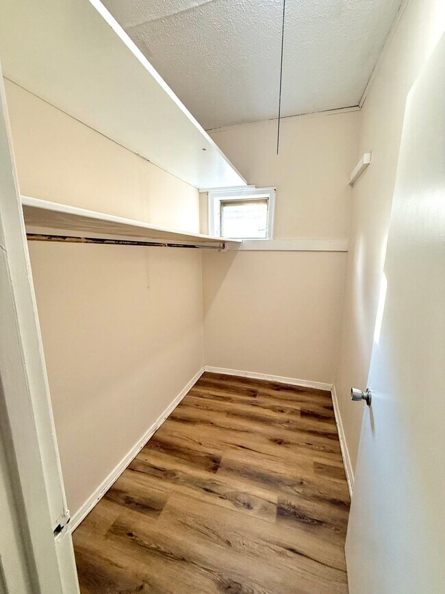 Building Photo - 913 F St