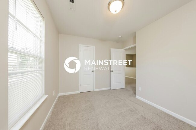 Building Photo - 3 Bedroom Pet-Friendly Home in Winston-Salem, NC with Main Street Renewal