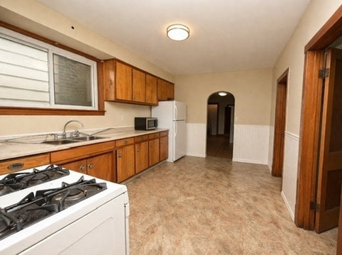 Building Photo - 2128 W 24th St