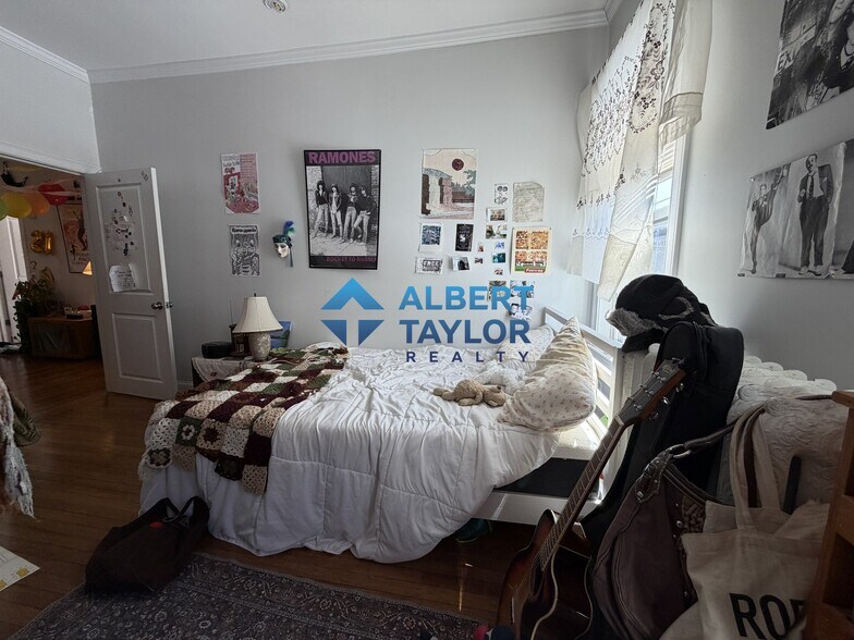 Building Photo - 10 Greylock Rd