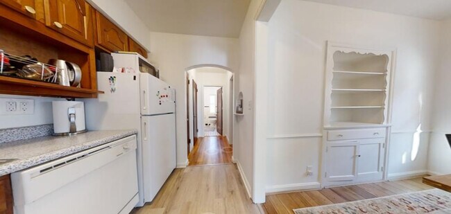 Building Photo - 3458 Linwood Ave
