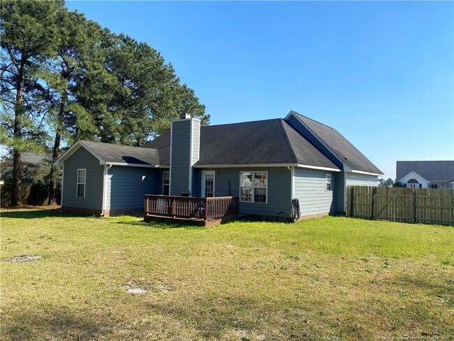 Building Photo - 675 Americana Dr