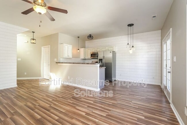 Building Photo - 307 Skiles Heights