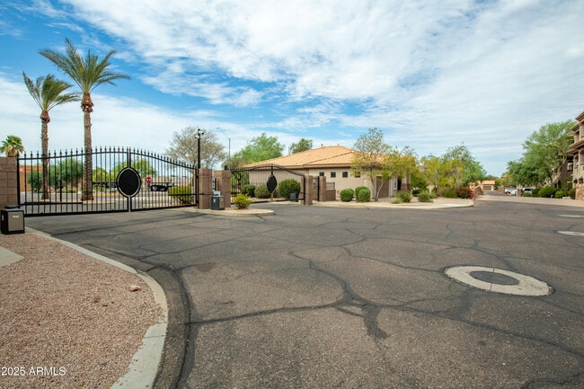 Building Photo - 14000 N 94th St